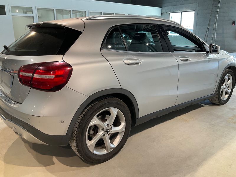 Mercedes-Benz GLA-Klasse GLA 200 d Urban 2017 – снимка 8