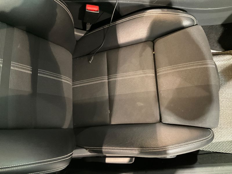 Mercedes-Benz GLA-Klasse GLA 200 d Urban 2017 – снимка 23