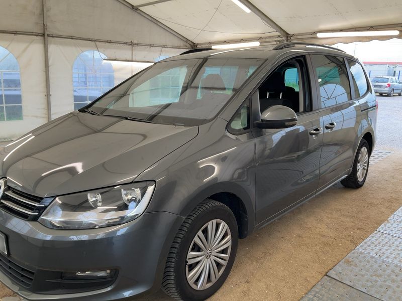 Volkswagen Sharan 2.0 TDI Trendline BlueMotion Tech 2015 – снимка 2