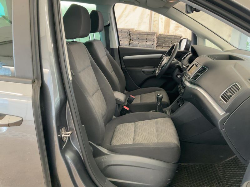 Volkswagen Sharan 2.0 TDI Trendline BlueMotion Tech 2015 – снимка 16