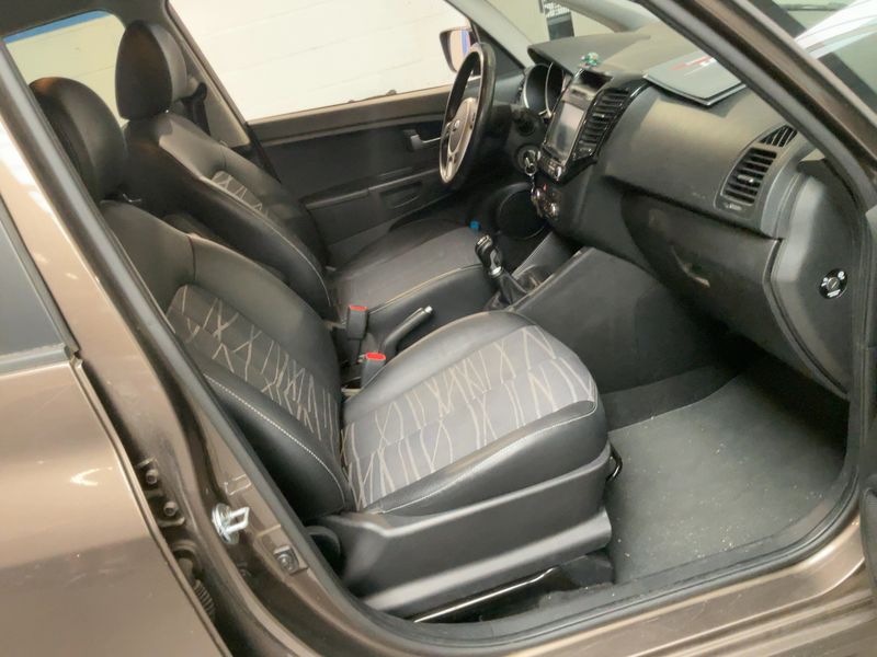 Kia Venga 1.4 Attract 2017 – снимка 16