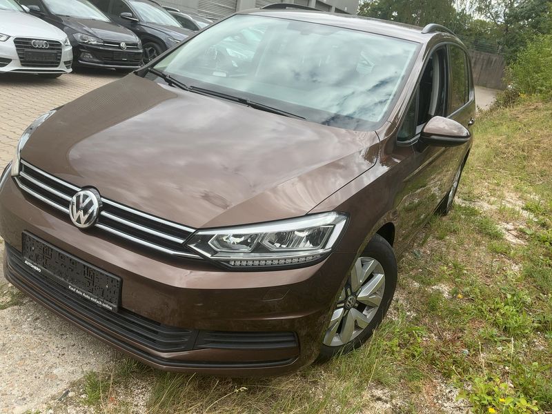 Volkswagen Touran 1.6 TDI Comfortline BlueMotion Tech 2017 – снимка 2