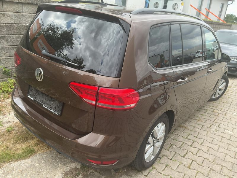 Volkswagen Touran 1.6 TDI Comfortline BlueMotion Tech 2017 – снимка 6