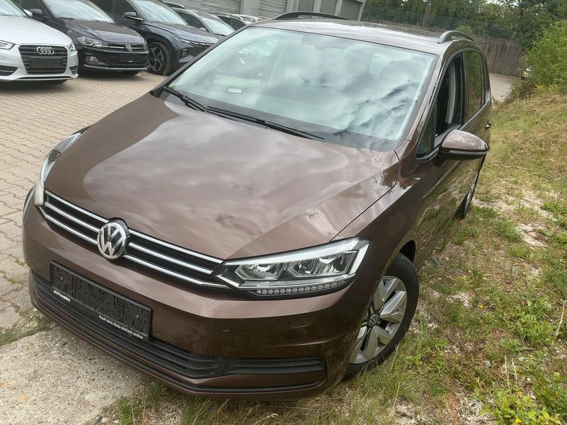 Volkswagen Touran 1.6 TDI Comfortline BlueMotion Tech 2017 – снимка 1