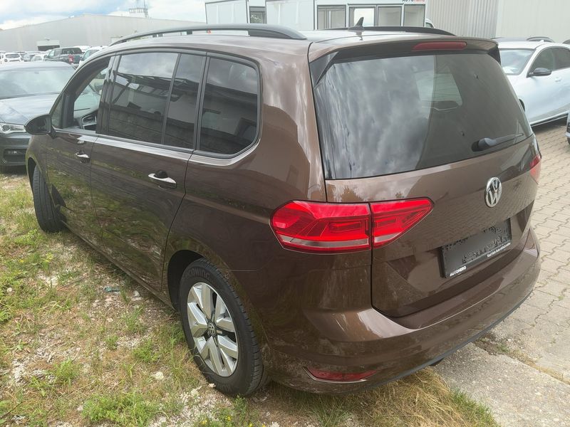 Volkswagen Touran 1.6 TDI Comfortline BlueMotion Tech 2017 – снимка 3