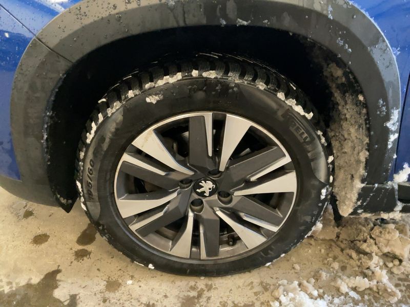 Peugeot 2008 1.2 PureTech Allure 2019 – снимка 3