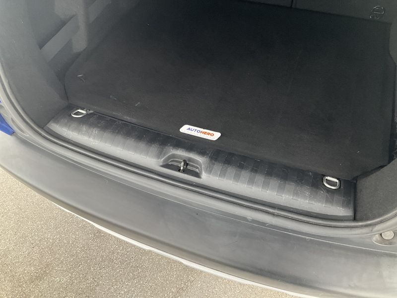 Peugeot 2008 1.2 PureTech Allure 2019 – снимка 34