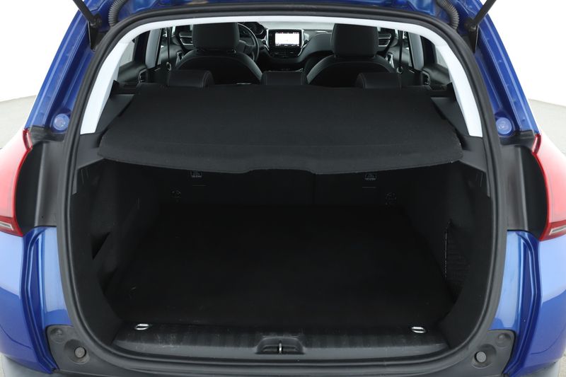 Peugeot 2008 1.2 PureTech Allure 2019 – снимка 15