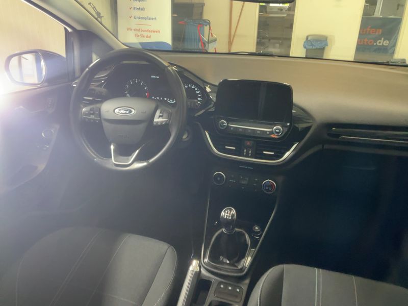 Ford Fiesta 1.1 Cool&Connect 2017 – снимка 17