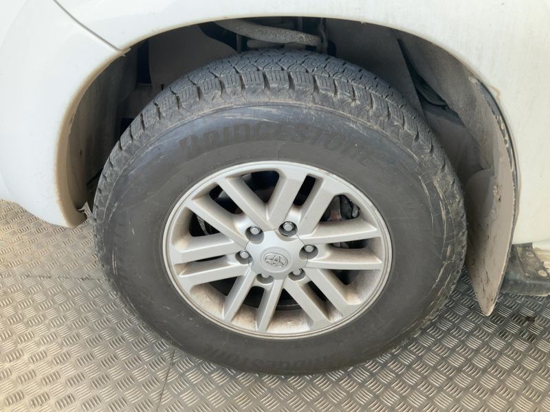 Toyota Hilux 3.0 Turbodiesel Double Cab Life 4x4 2012 – снимка 3