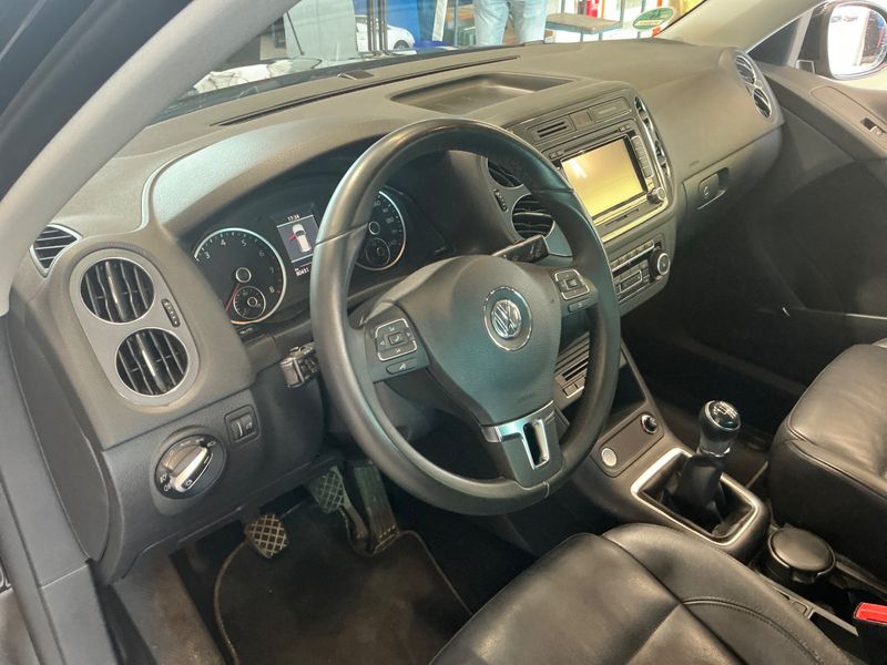 Volkswagen Tiguan 2.0 TSI Sport & Style 4Motion 2012 – снимка 25