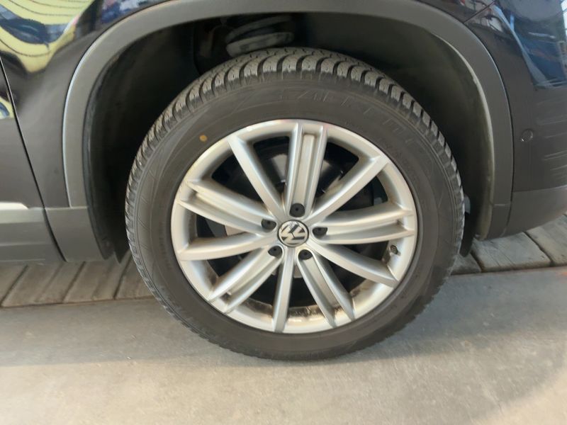 Volkswagen Tiguan 2.0 TSI Sport & Style 4Motion 2012 – снимка 11