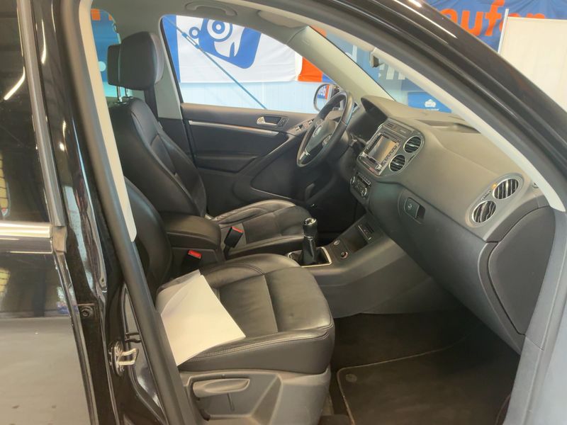 Volkswagen Tiguan 2.0 TSI Sport & Style 4Motion 2012 – снимка 16