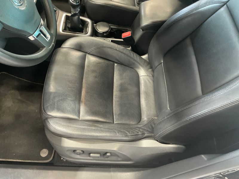 Volkswagen Tiguan 2.0 TSI Sport & Style 4Motion 2012 – снимка 26