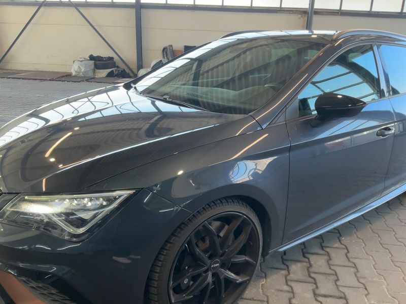 Seat Leon 2.0 TSI Cupra 300 4Drive R 2020 – снимка 2