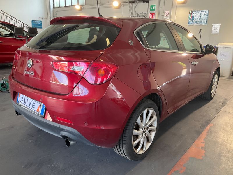 Alfa Romeo Giulietta 2.0 JTDM Distinctive 2012 – снимка 2