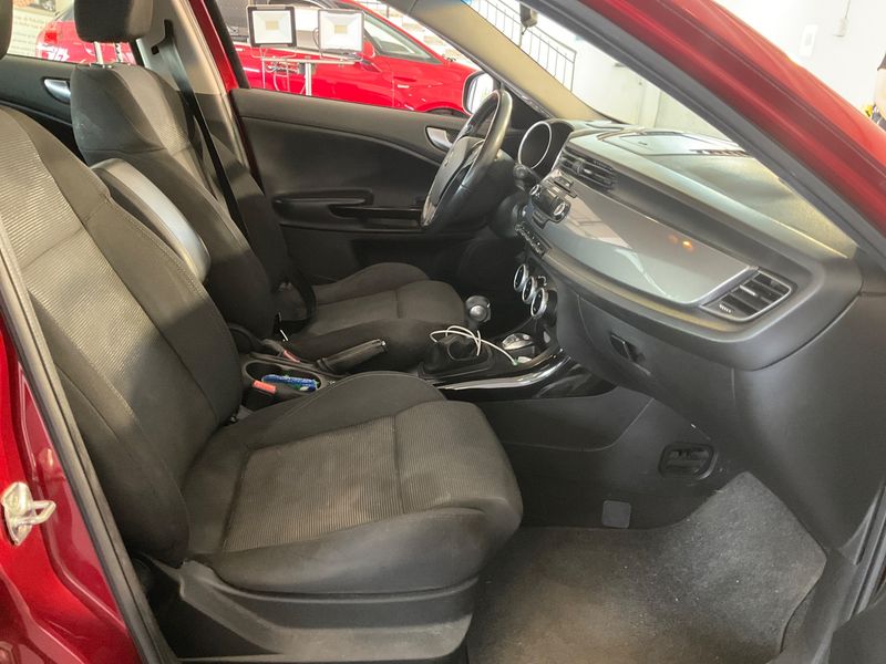Alfa Romeo Giulietta 2.0 JTDM Distinctive 2012 – снимка 3