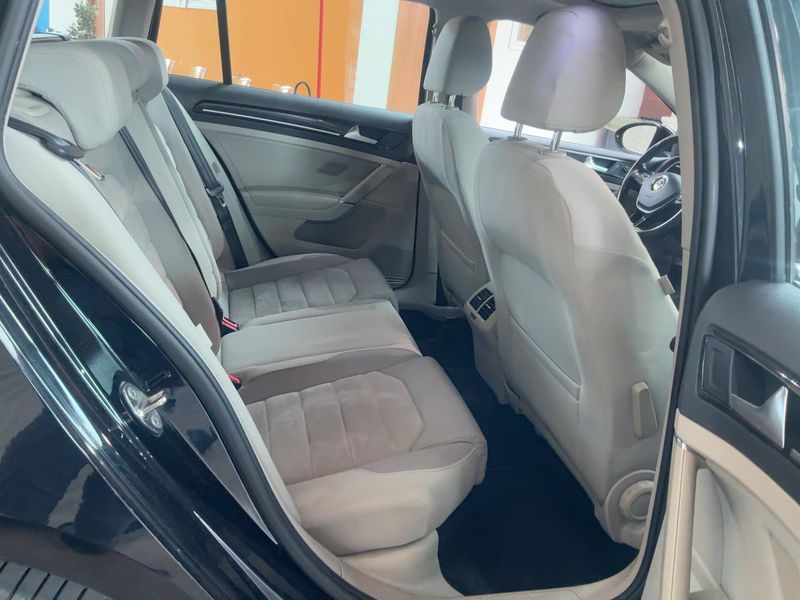Volkswagen Golf VII 2.0 TDI Highline BlueMotion Tech 2014 – снимка 20