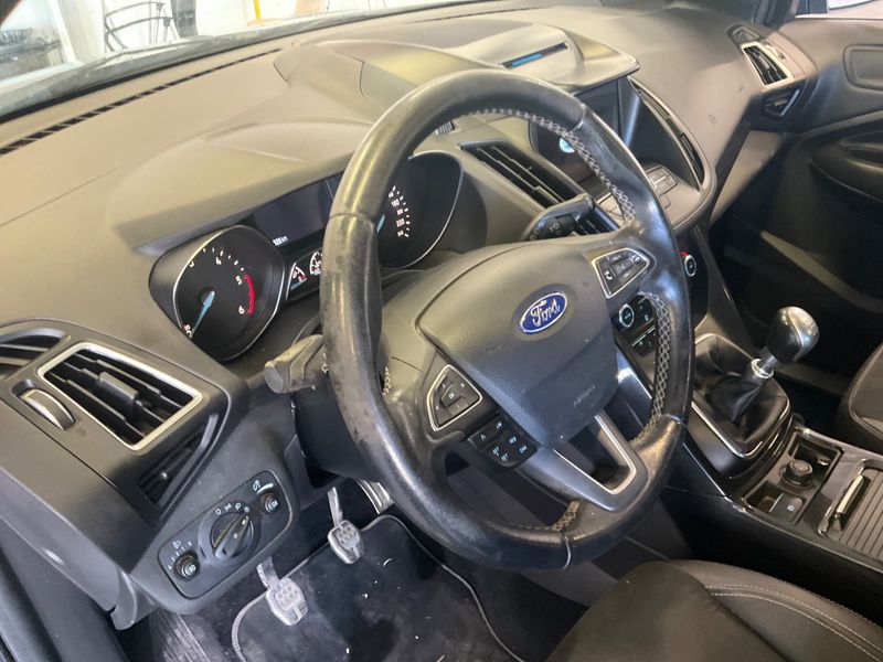 Ford Kuga 2.0 TDCi ST-Line 2017 – снимка 26