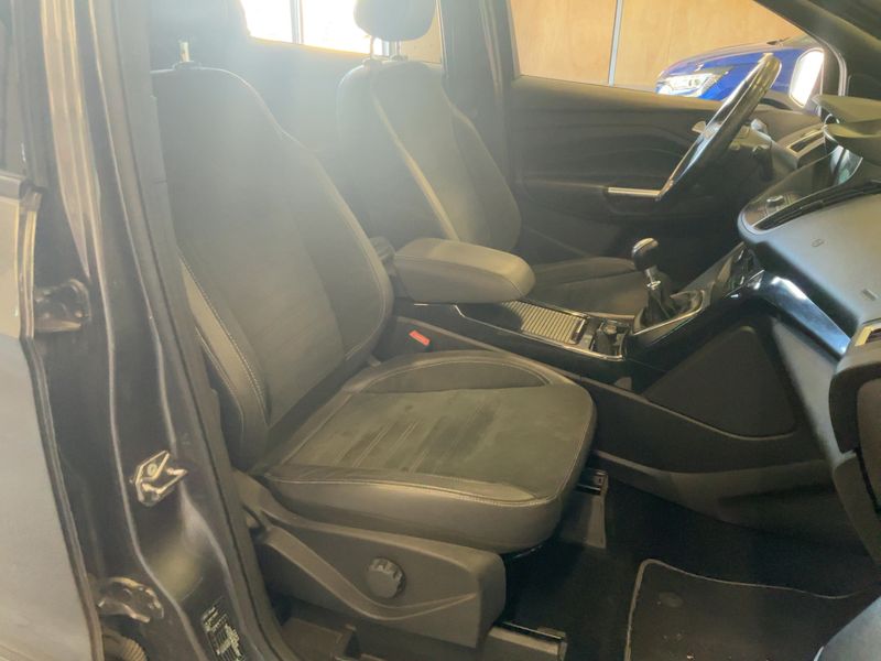 Ford Kuga 2.0 TDCi ST-Line 2017 – снимка 16