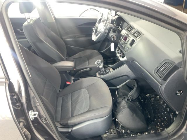 Kia Rio 1.2 Titan 2015 – снимка 17