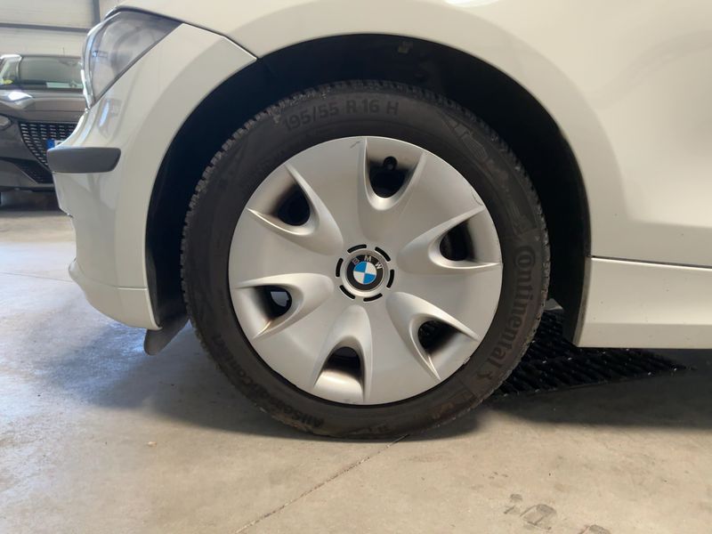 BMW 1er 116d Edition 2011 – снимка 3
