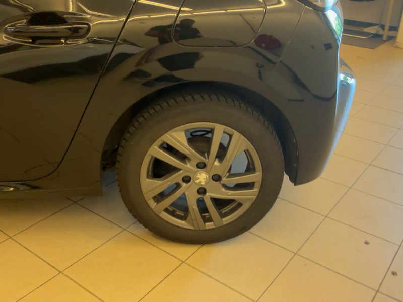 Peugeot 208 1.2 PureTech Active Pack 2021 – снимка 5