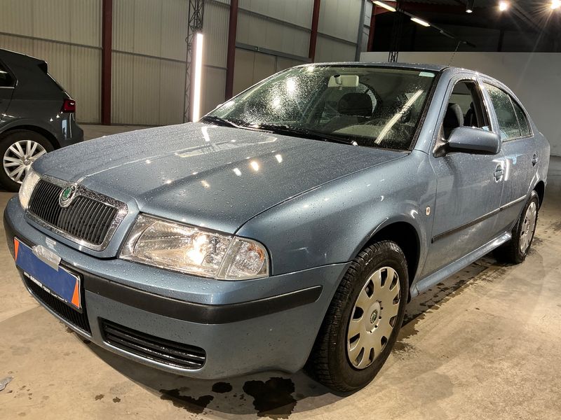 Skoda Octavia 1.6 Tour 2007 – снимка 1