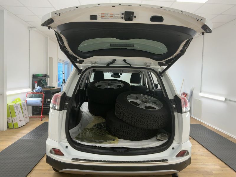 Toyota RAV 4 2.5 Hybrid Edition-S 2017 – снимка 16