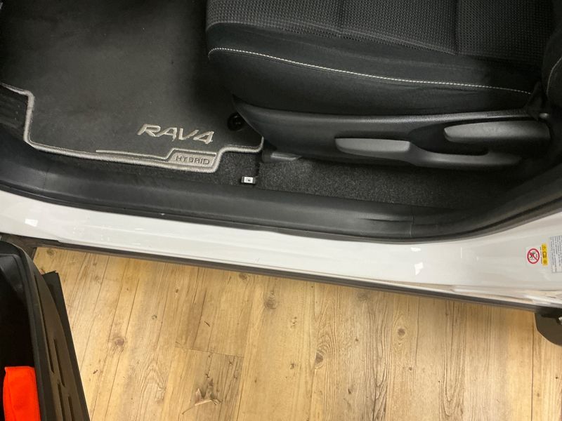 Toyota RAV 4 2.5 Hybrid Edition-S 2017 – снимка 24