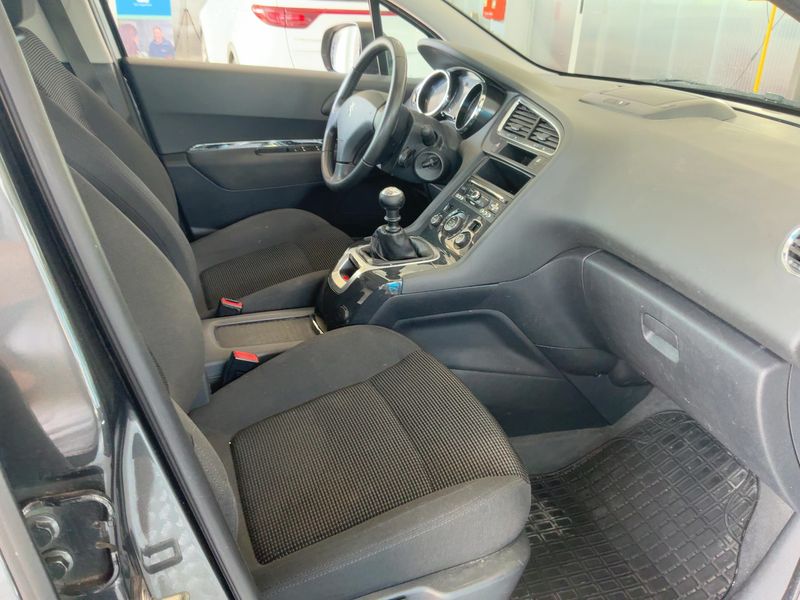 Peugeot 5008 1.6 Blue-HDi Active 2016 – снимка 17
