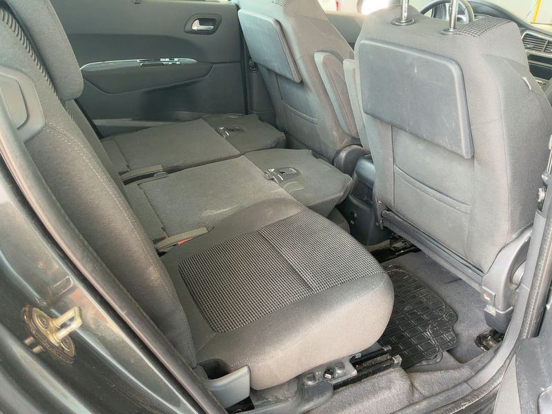 Peugeot 5008 1.6 Blue-HDi Active 2016 – снимка 20