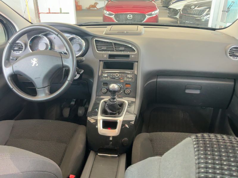 Peugeot 5008 1.6 Blue-HDi Active 2016 – снимка 18