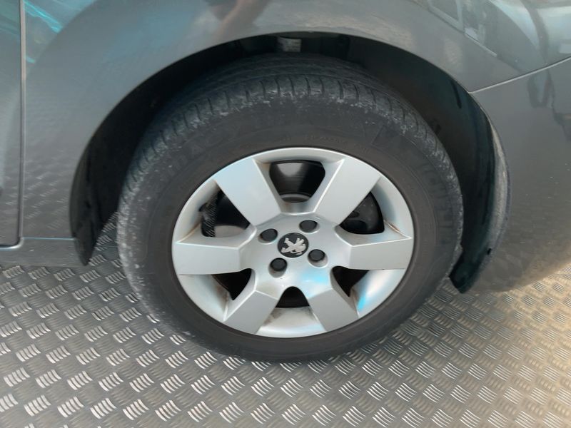 Peugeot 5008 1.6 Blue-HDi Active 2016 – снимка 11