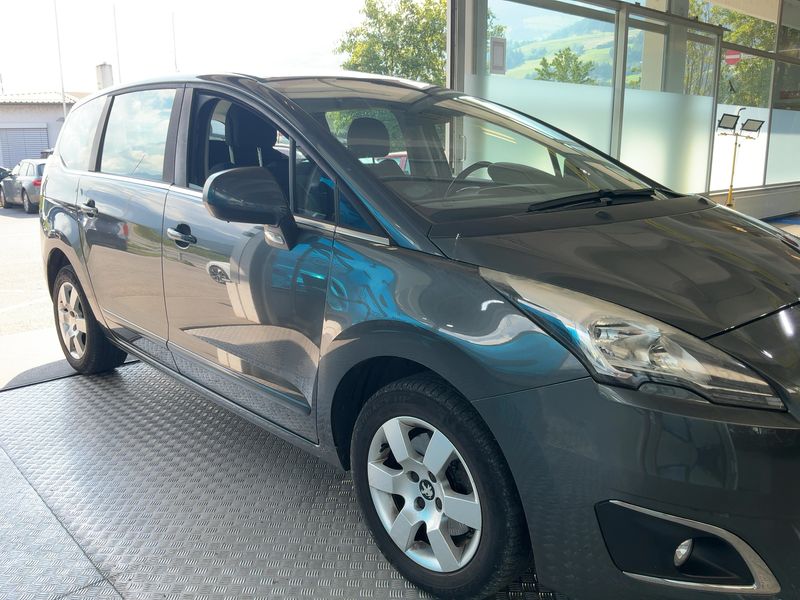Peugeot 5008 1.6 Blue-HDi Active 2016 – снимка 12