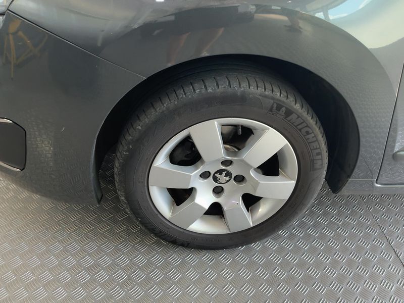 Peugeot 5008 1.6 Blue-HDi Active 2016 – снимка 3