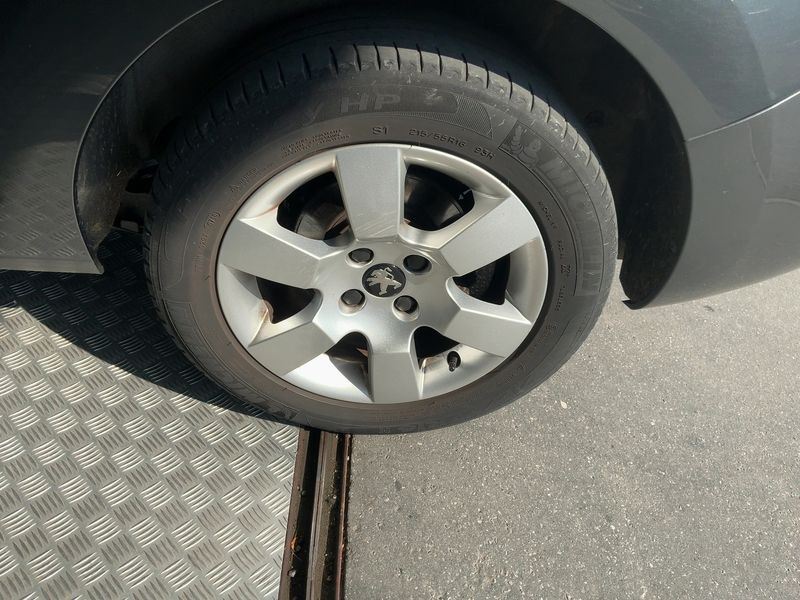 Peugeot 5008 1.6 Blue-HDi Active 2016 – снимка 5