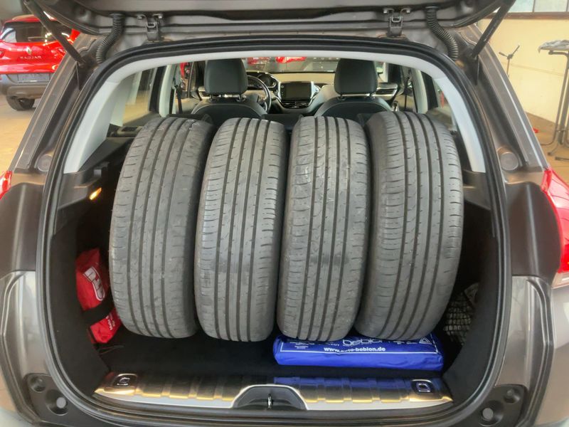 Peugeot 2008 1.6 Blue-HDi Allure 2016 – снимка 16