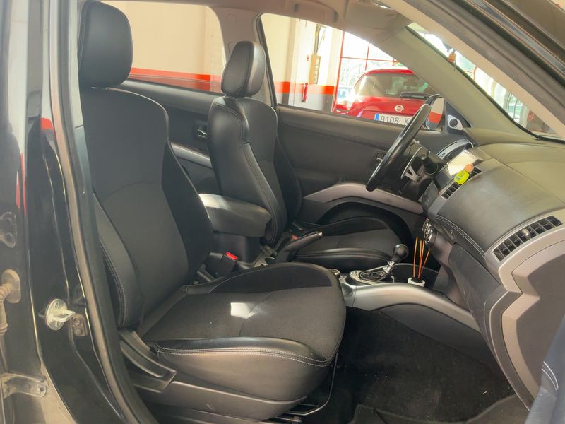Mitsubishi Outlander 2.2 DI-D Kaiteki 4WD 2011 – снимка 16