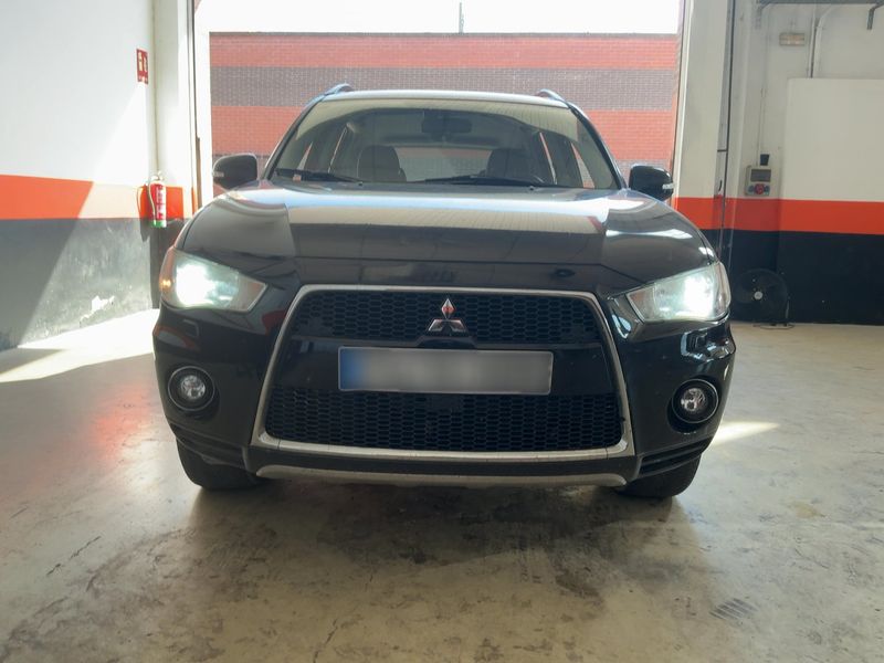 Mitsubishi Outlander 2.2 DI-D Kaiteki 4WD 2011 – снимка 14