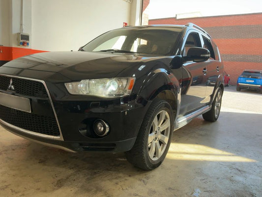 Mitsubishi Outlander 2.2 DI-D Kaiteki 4WD 2011 – снимка 2