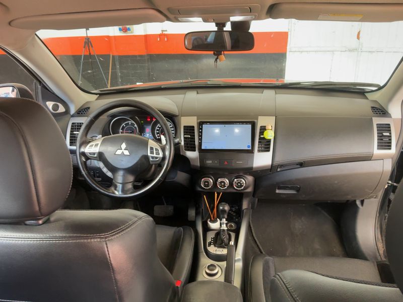 Mitsubishi Outlander 2.2 DI-D Kaiteki 4WD 2011 – снимка 17
