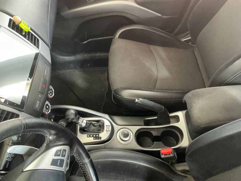 Mitsubishi Outlander 2.2 DI-D Kaiteki 4WD 2011 – снимка 31