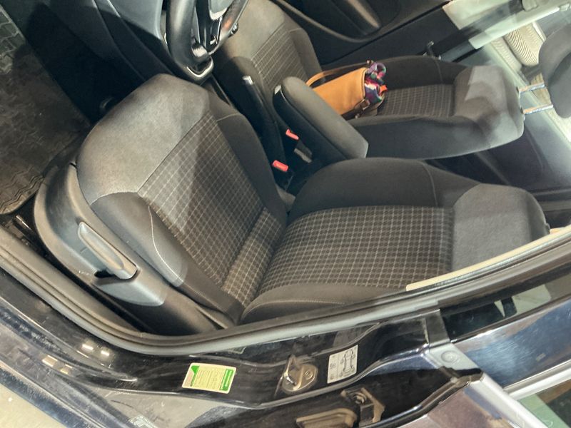 Volkswagen Polo 1.4 TDI Comfortline BlueMotion Tech 2015 – снимка 28