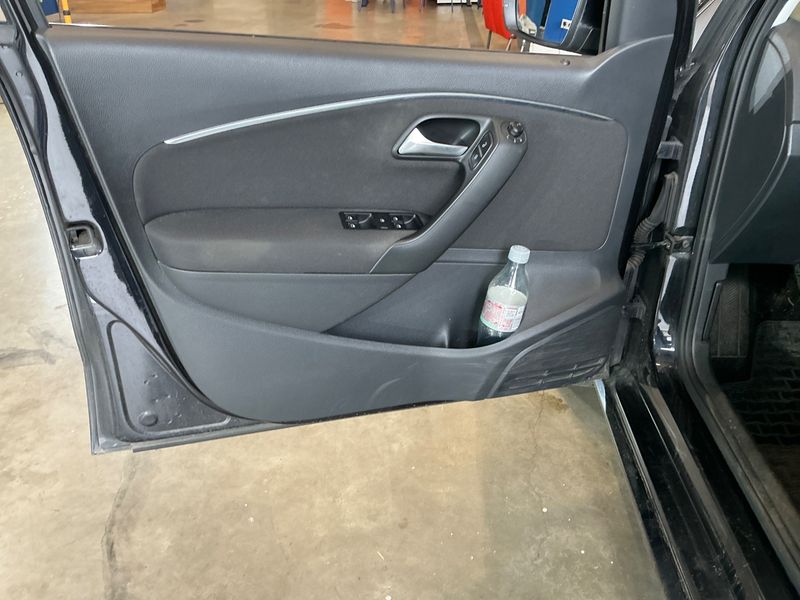 Volkswagen Polo 1.4 TDI Comfortline BlueMotion Tech 2015 – снимка 27