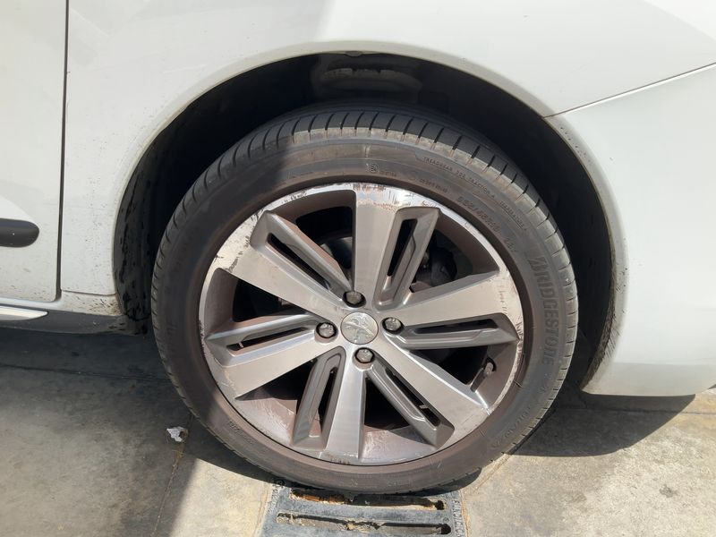 Peugeot 3008 1.6 Blue-HDi Allure 2015 – снимка 11