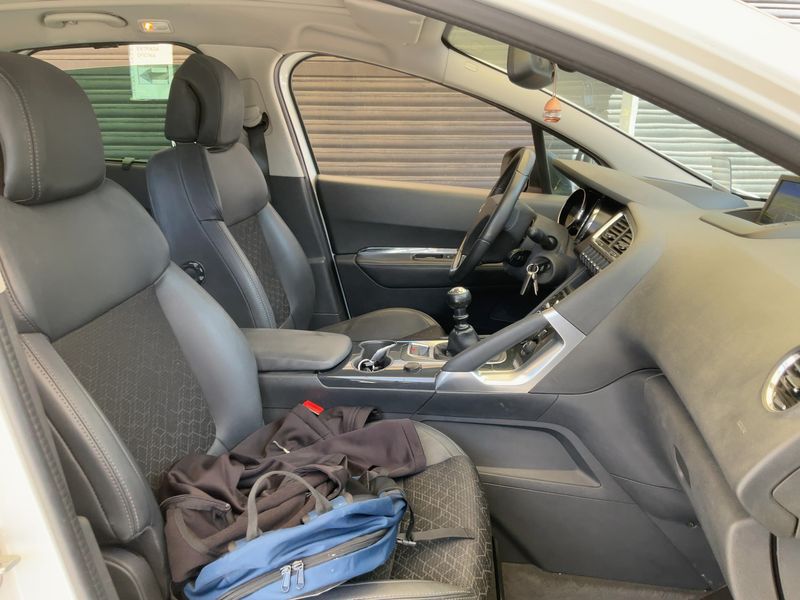 Peugeot 3008 1.6 Blue-HDi Allure 2015 – снимка 16