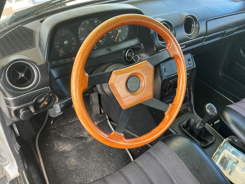 Mercedes-Benz 123 D 240 1981 – снимка 30