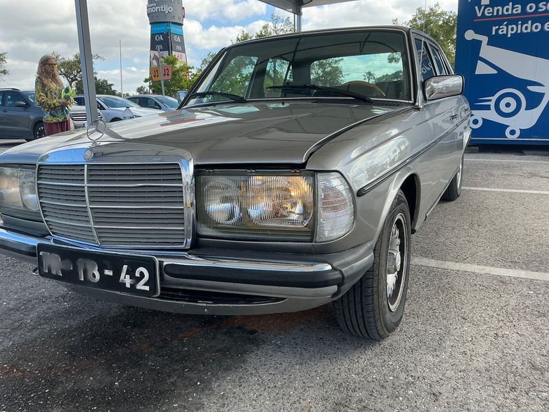 Mercedes-Benz 123 D 240 1981 – снимка 2