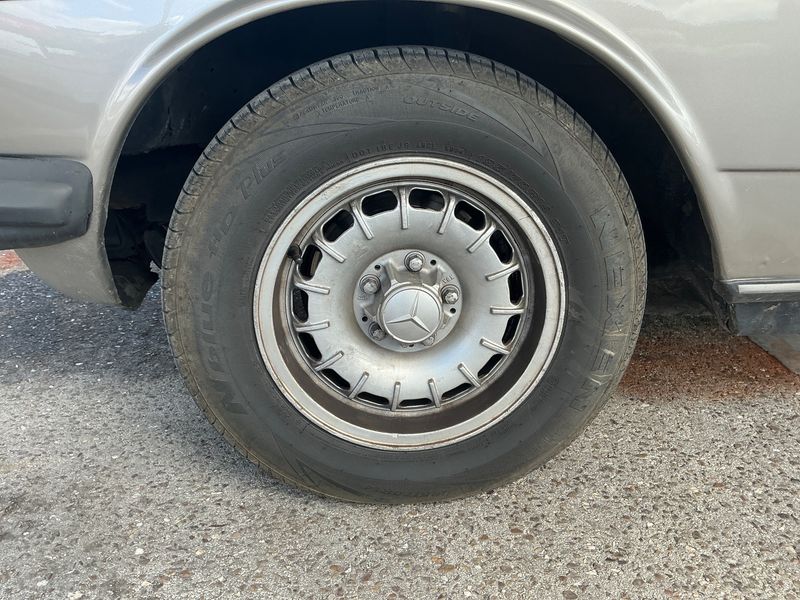 Mercedes-Benz 123 D 240 1981 – снимка 3